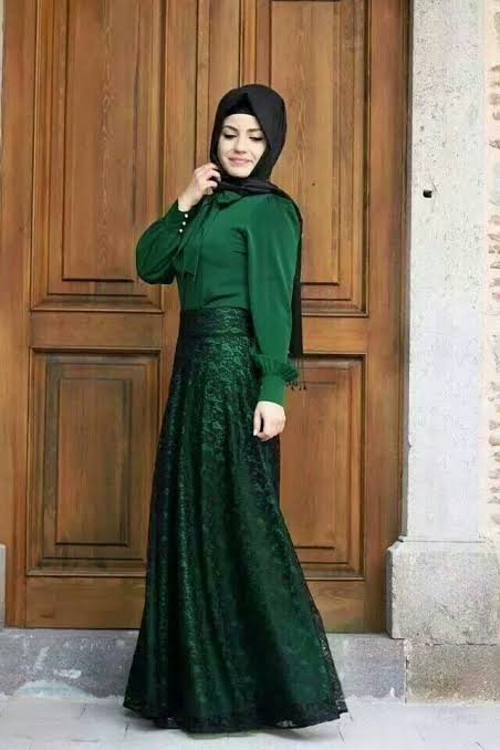 Elegan,10 Warna Jilbab untuk Baju Hijau Botol