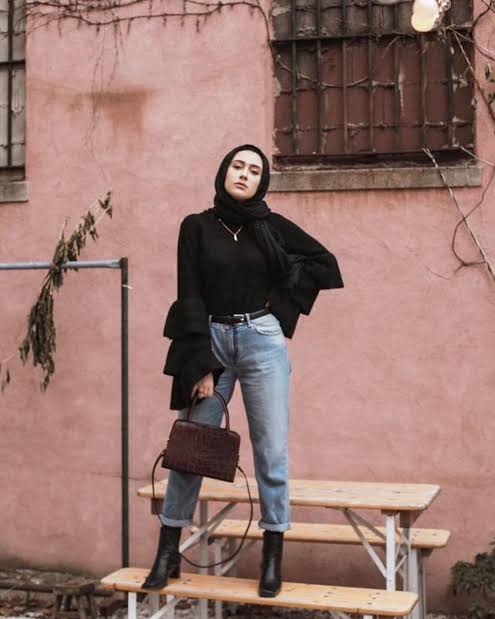 10 OOTD Kondangan Hijab Celana Jeans, Tetap Stylish