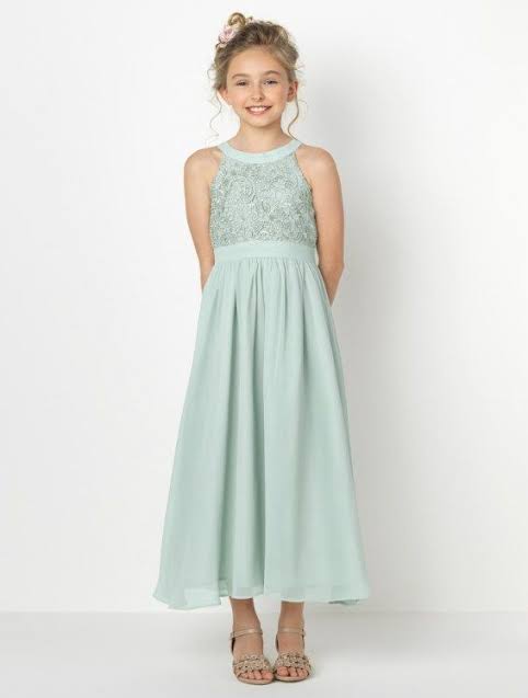 Tampil Imut, 10 OOTD Kondangan Remaja