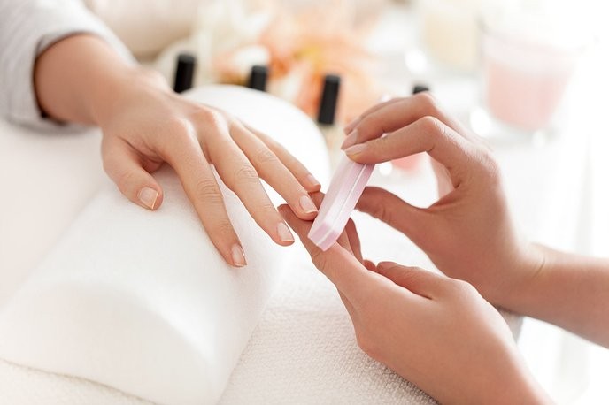 Difference between Manicure and Pedicure, Easy to Do at Home