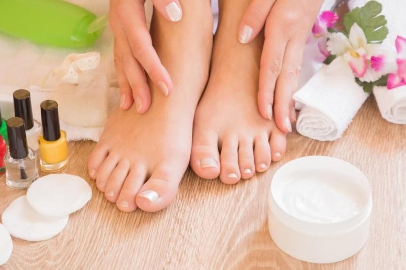 Difference between Manicure and Pedicure, Easy to Do at Home