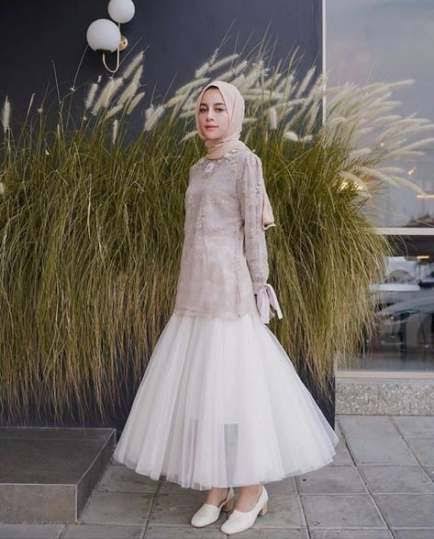 10 Inspirasi Baju Pesta Dipadukan dengan Hijab