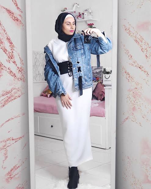 10 Inspirasi Baju Pesta Dipadukan dengan Hijab