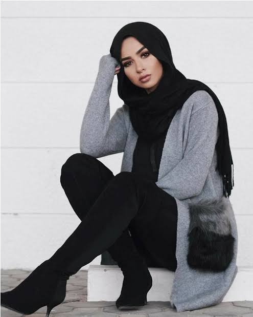 10 Warna Hijab Sesuai Dengan Abu-abu