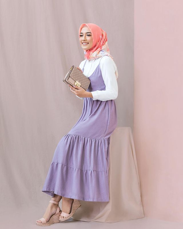 Jilbab yang cocok untuk baju warna lilac