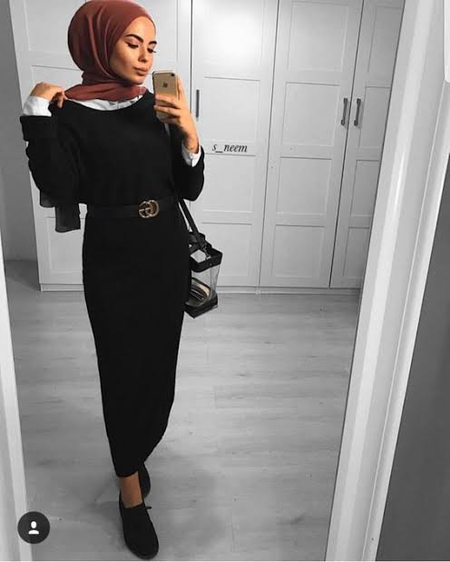 Elegan, 10 Gaun Hijab Hitam OOTD