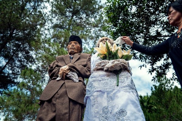 10 Kebiasaan Orang Sulawesi, Sangat Melindungi Warisan Leluhur