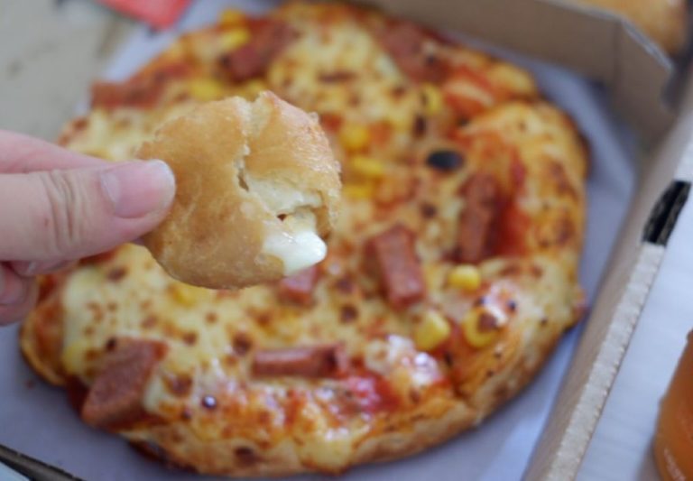 10 Menu Favorit Pizza Hut yang Patut Kamu Coba Laman 2 dari 2 Dailysia