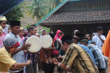 10 Kebiasaan Orang Lombok, Tidak Dijumpai di Tempat Lain
