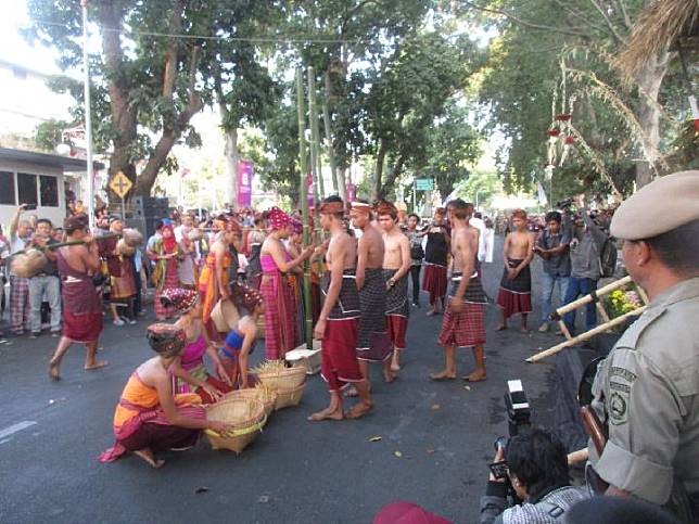 10 Kebiasaan Orang Lombok, Tidak Ditemukan Di Tempat Lain