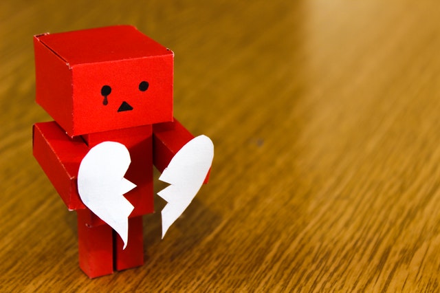 6 Cerita Sedih Tentang Cinta yang Menusuk Hati
