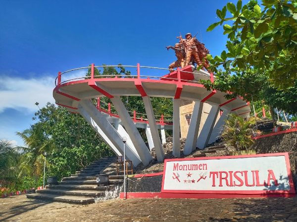 10 Monumen di Indonesia yang Populer dan Bersejarah