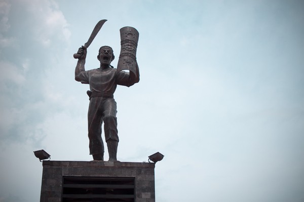 10 Monumen di Indonesia yang Populer dan Bersejarah