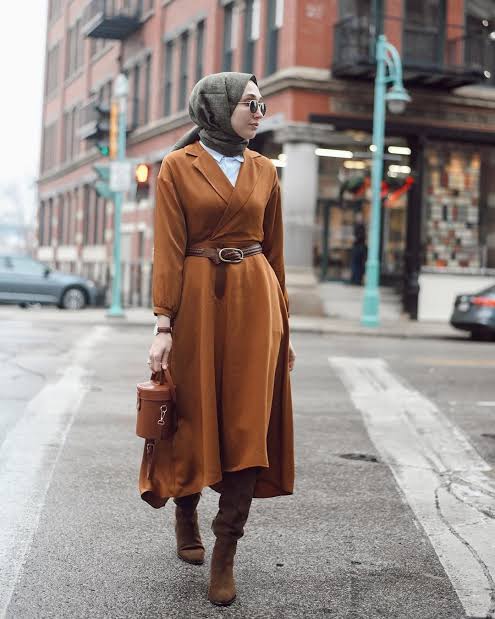 10 Warna Jilbab Cocok dengan Baju Coklat, Terlihat Anggun
