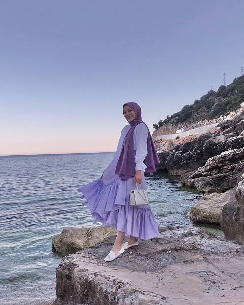 10 Outfit hijab, Gak Melulu Hitam atau Putih