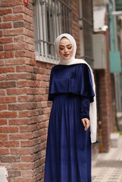 Cocok Berbagai Acara, 10 Warna Jilbab yang Cocok untuk Baju Biru Navy