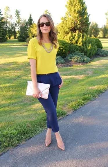 10 Kombinasi Outfit Warna Biru Dongker, Bisa Dipadukan dengan Kuning