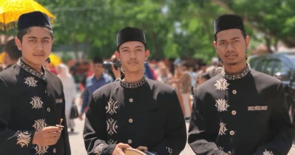 Kenali Perbedaan Pakaian Adat Aceh Linto Baro dan Daro Baro!