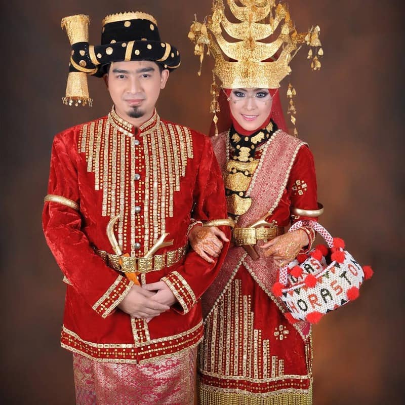 6 Jenis Pakaian Adat Sumatera Utara, Dengan Ciri Khasnya Yang Unik