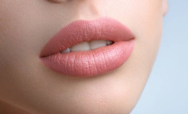 8 Cara Memerahkan Bibir secara Alami, Mudah Dilakukan di Rumah
