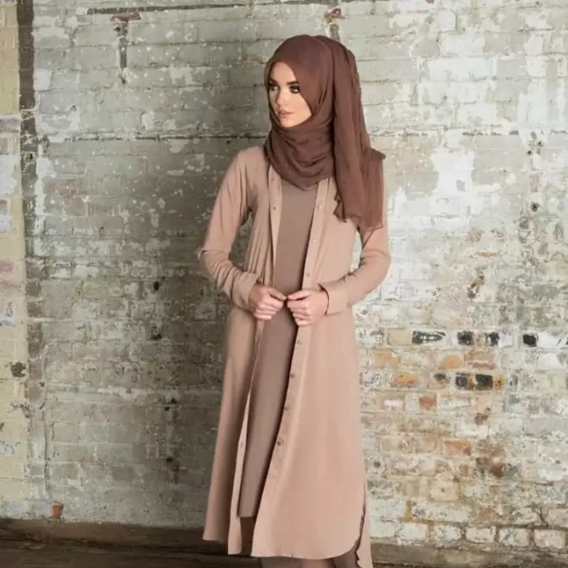 10 Warna Jilbab yang Cocok dengan Baju Mocca
