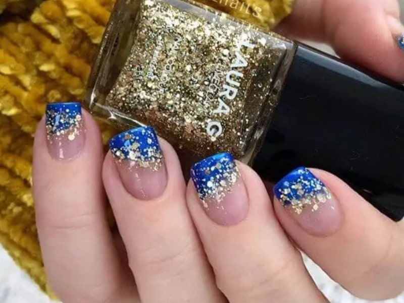 12 Nail Art Warna Biru, Kekinian dan bikin Kuku Tampak Modis