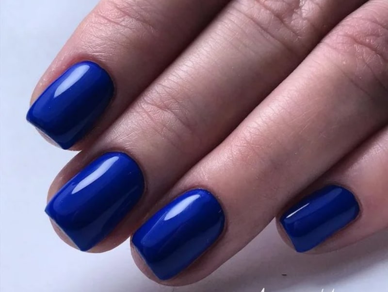 12 Nail Art Warna Biru, Kekinian dan bikin Kuku Tampak Modis