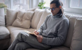 Ciri-Ciri Anak Indie, tidak hanya Suka Berpuisi saja