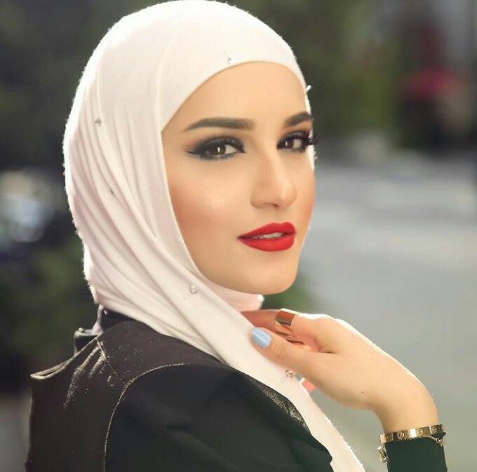 Tips Make-up Hijabers untuk Tampil Cantik Natural