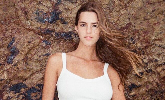 Emily Feld - Biodata, Profil, Fakta, Umur, Agama, Pacar, Karier