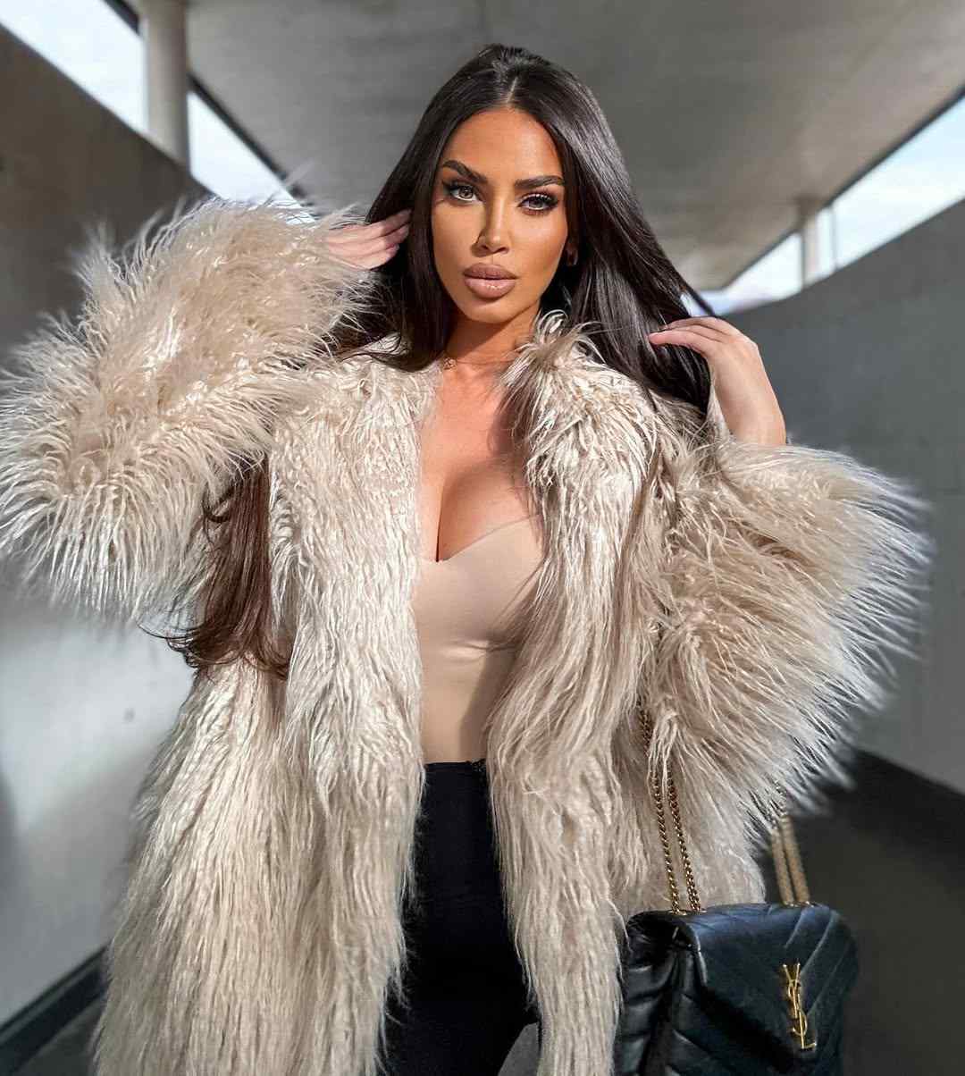 Anet Kailing - Biodata, Profil, Fakta, Umur, Agama, Pacar, Karier