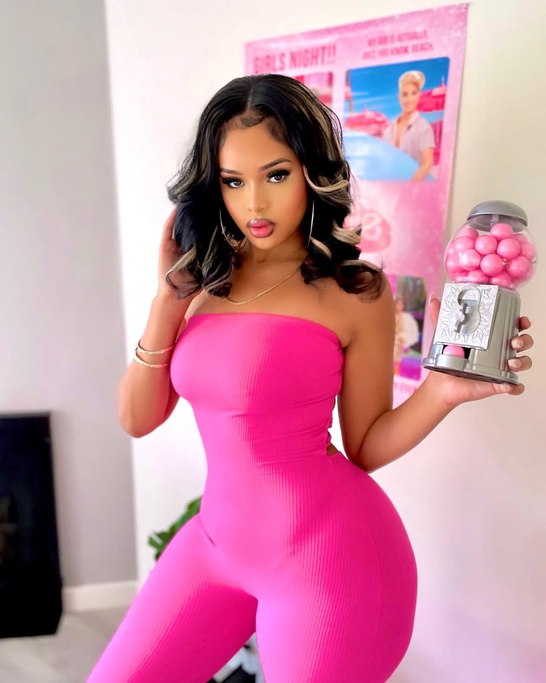 Derra Baby - Biodata, Profil, Fakta, Umur, Agama, Pacar, Karier