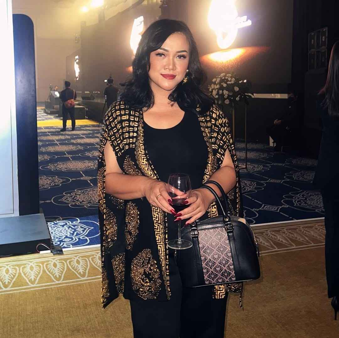 Janes C.S - Biodata, Profil, Fakta, Umur, Agama, Suami, Karier