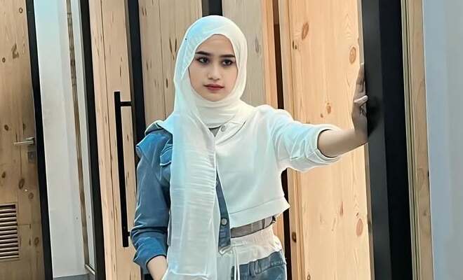 Novita Sari - Biodata, Profil, Fakta, Umur, Agama, Suami, Karier
