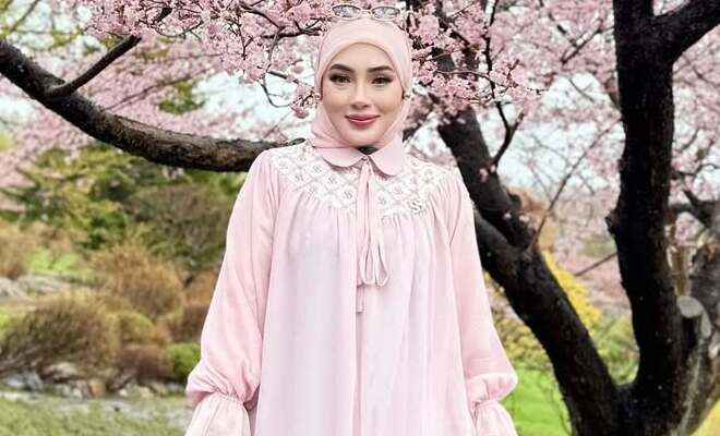 Shella Saukia - Biodata, Profil, Fakta, Umur, Agama, Suami, Karier