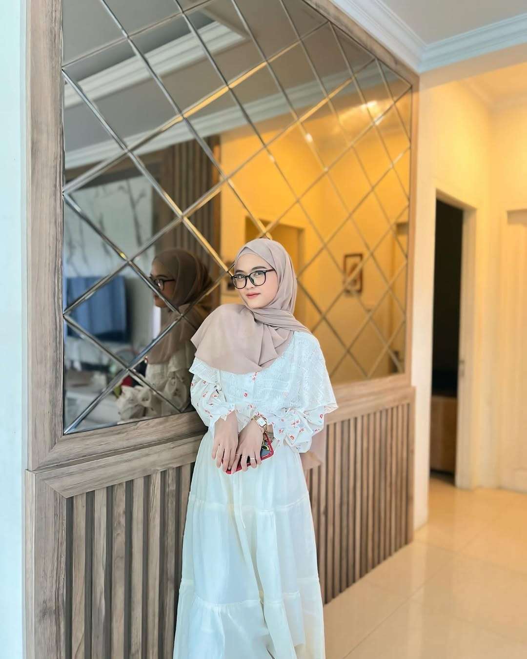 Trisha Zia - Biodata, Profil, Fakta, Umur, Agama, Suami, Karier