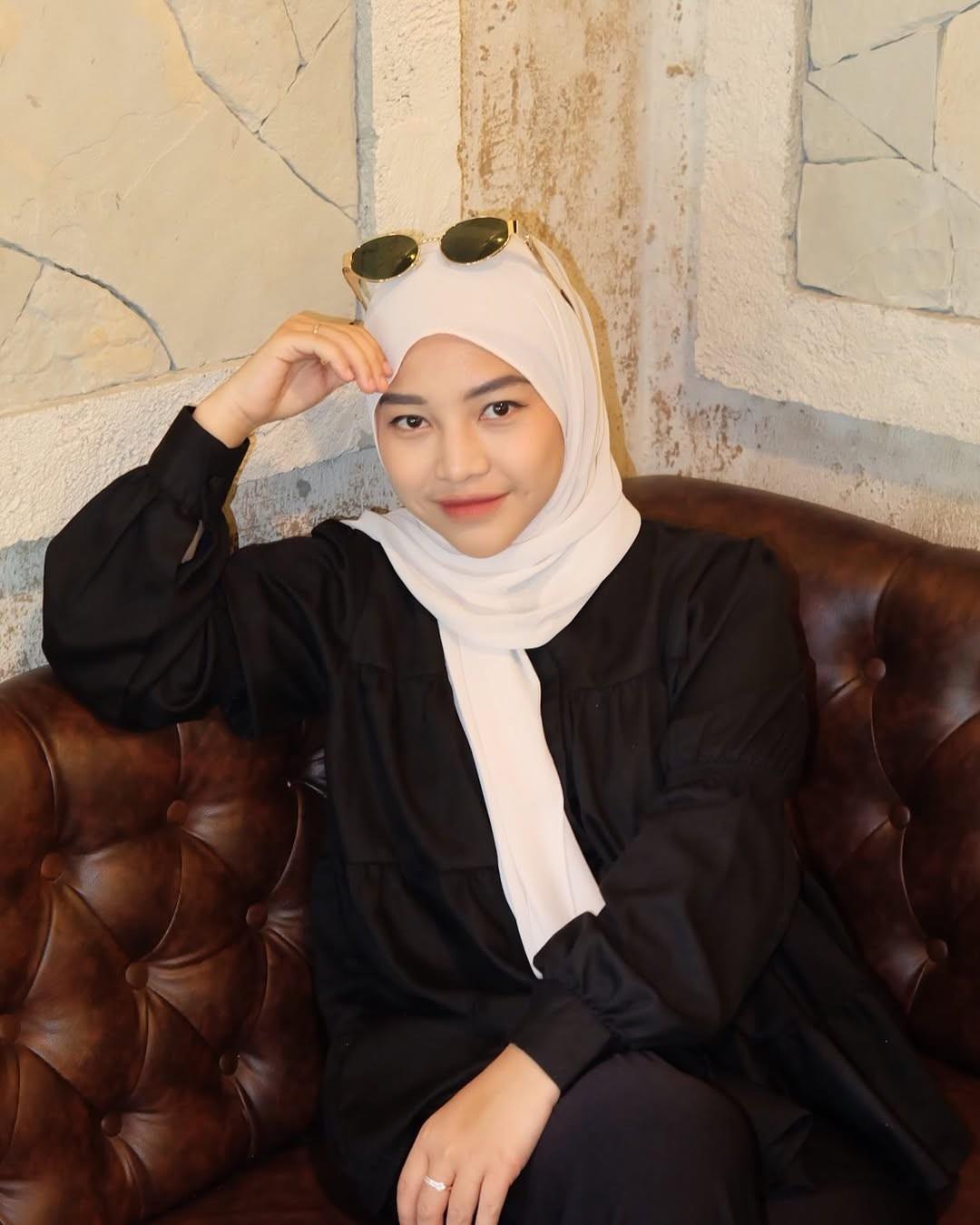 Lidya Widya - Biodata, Profil, Fakta, Umur, Agama, Suami, Karier