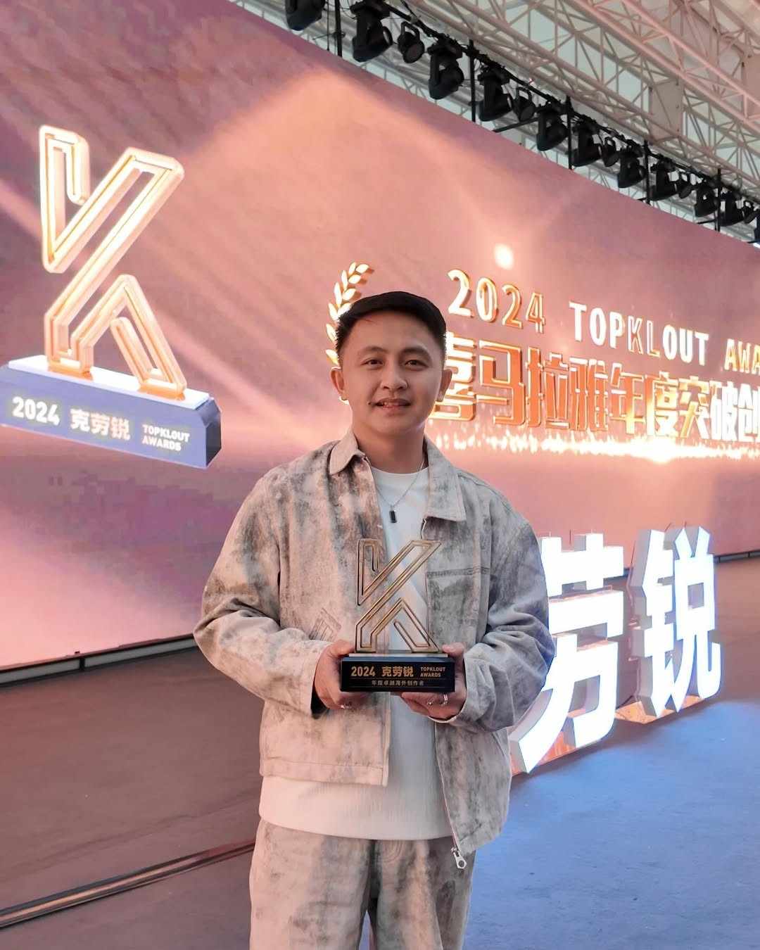 Rivel Sumigar – Enter Dairysia