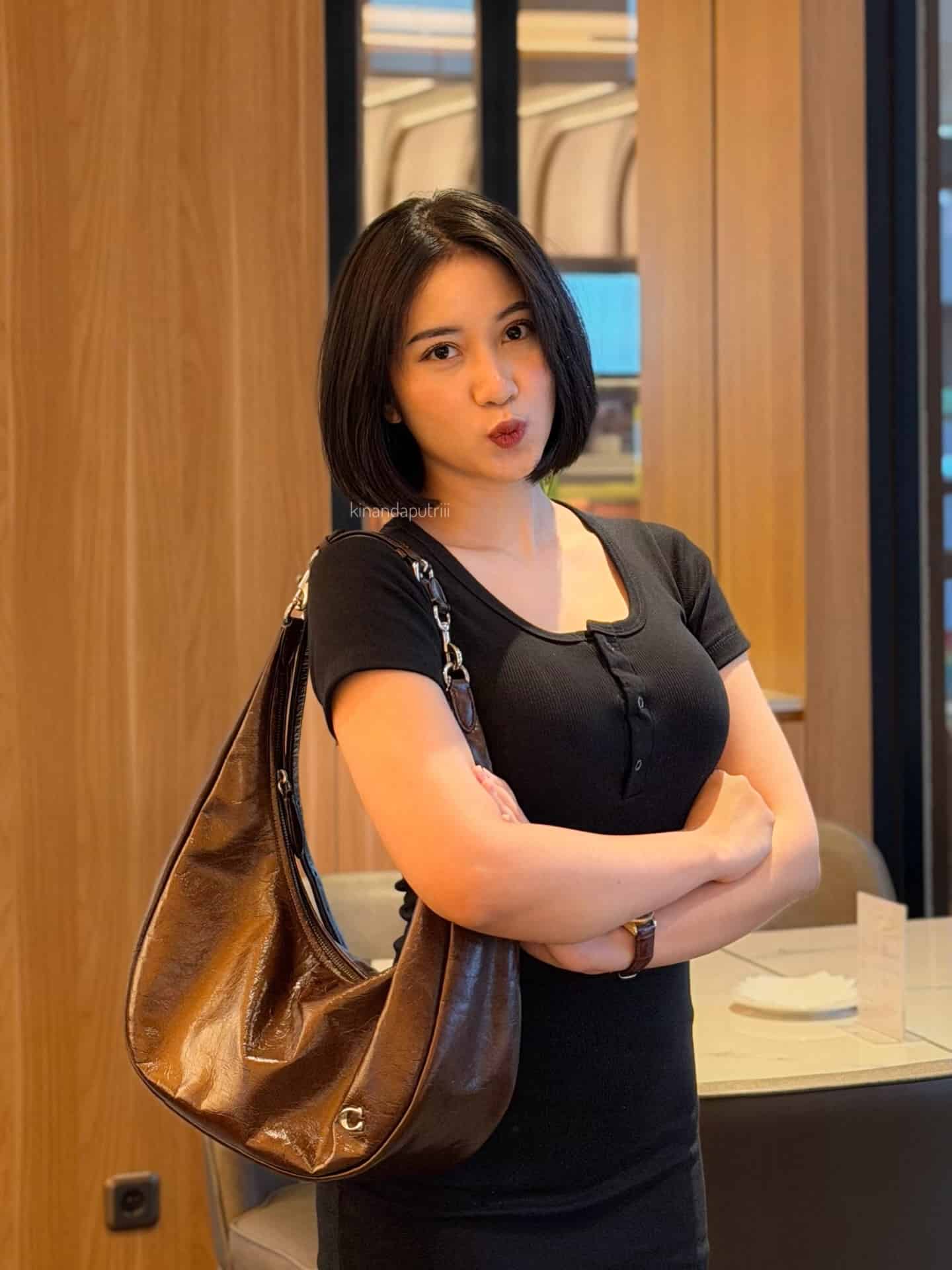 Laras Kinanda - Biodata, Profil, Umur, Agama, Pasangan, Karier